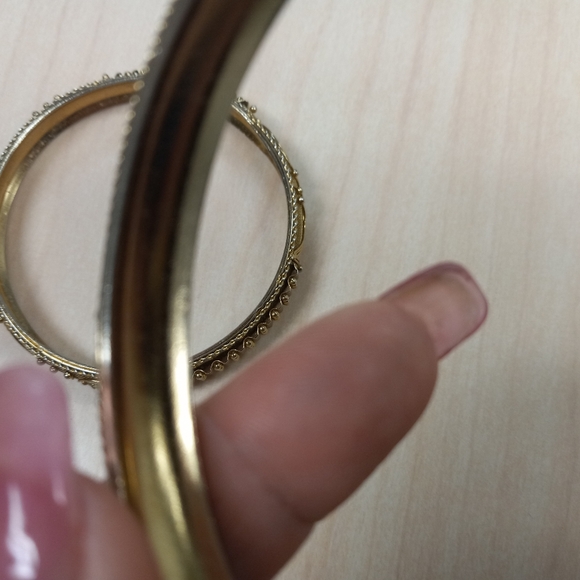 Two Vintage Gold Tone Mesh & Wired Classic-Look Bangles Wavy Patterned Sphere - Picture 4 of 12